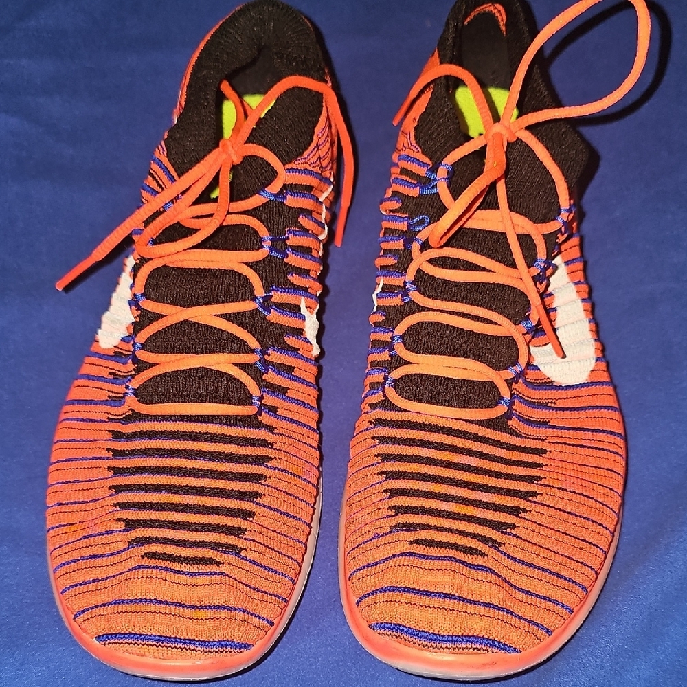 Nike Orange and Black Lightweight Athletic Shoes
